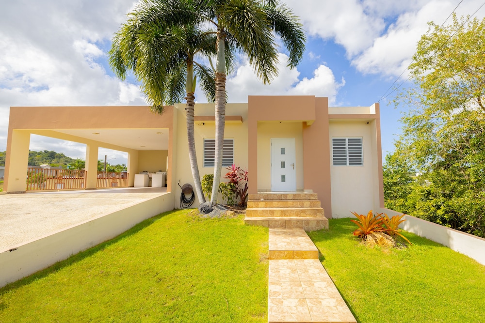 Casa Vacacional En Arenales Isabela 10325388 — Isabela