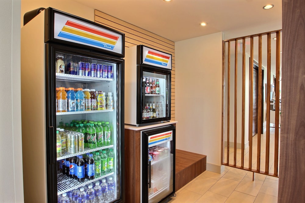 Holiday Inn Express & Suites Fond Du Lac by IHG - photo 34
