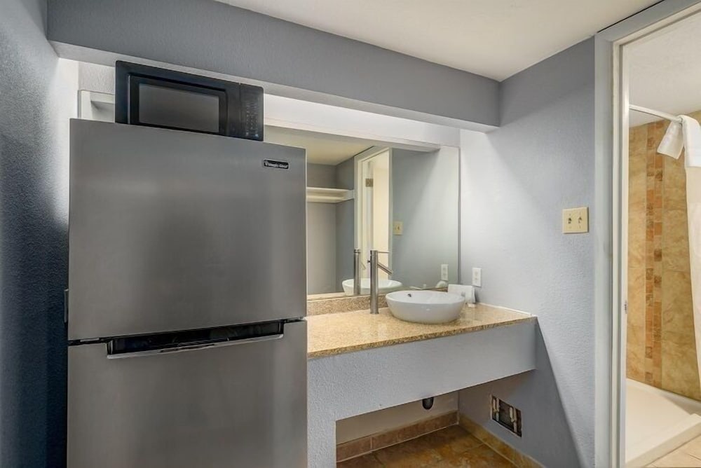 Extend a Suites & RV Park - photo 14