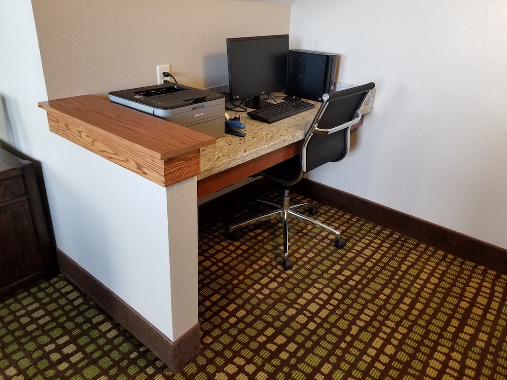Baymont by Wyndham Oacoma - photo 16