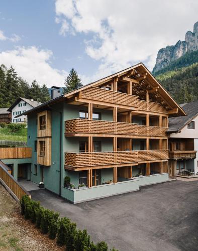 Max Green Wood Apartments — 4-Star Luxury Hotel in Siusi, Italy