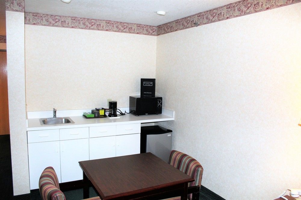 Cumberland Inn & Suites - photo 16