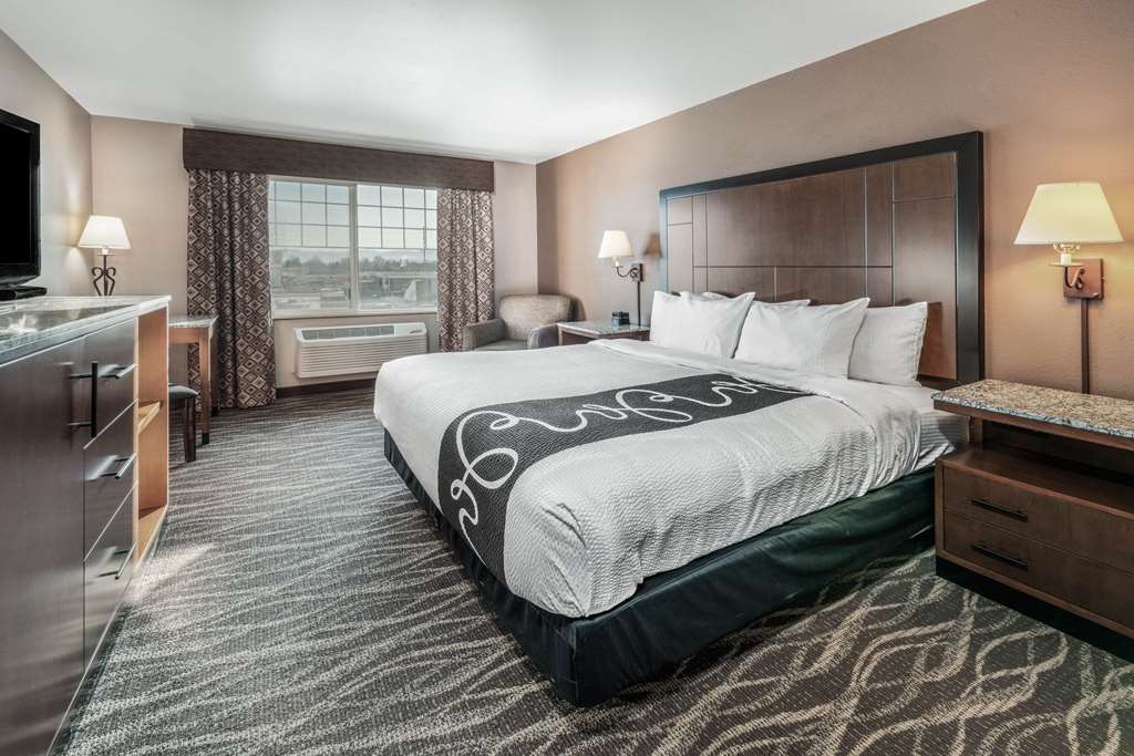 La Quinta Inn & Suites by Wyndham Belgrade Bozeman Airport - photo 23