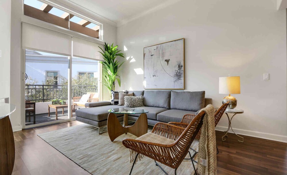 Bel Air Luxury Condos — 4-Star Luxury Hotel in Los Angeles, United States