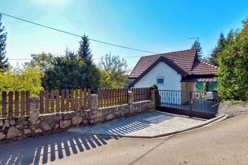 Haven Near The River — 4-Star Luxury Hotel in Duga Resa, Croatia