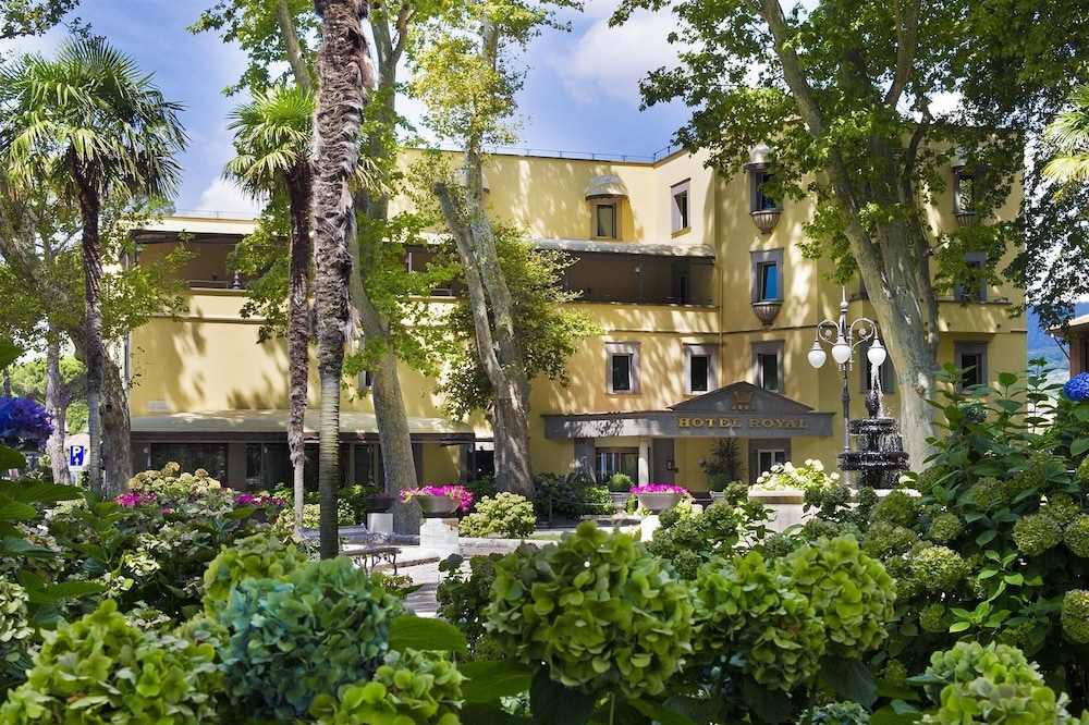 Hotel Royal - carbon neutral hotel in Bolsena