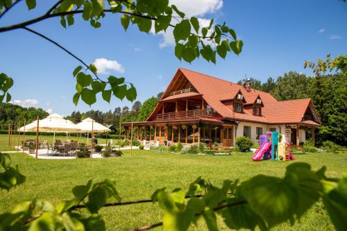 Dworek Dąbrowa — hotel in Tomaszow Lubelski