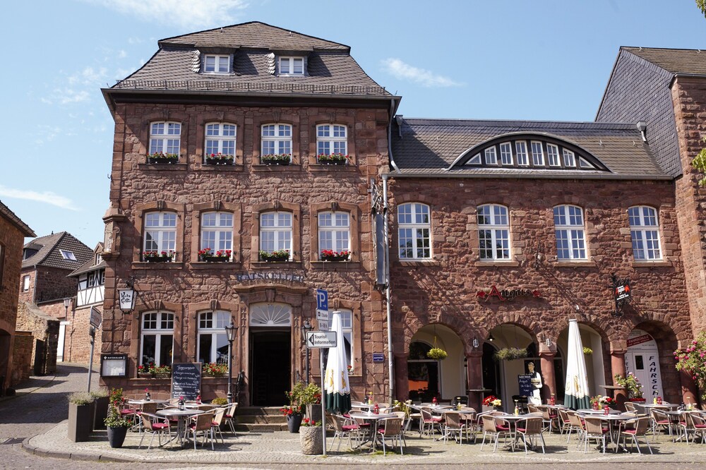 Hotel & Restaurant Ratskeller Nideggen - carbon neutral hotel in Nideggen
