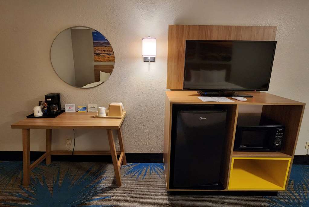 Days Inn by Wyndham Tucumcari - photo 36