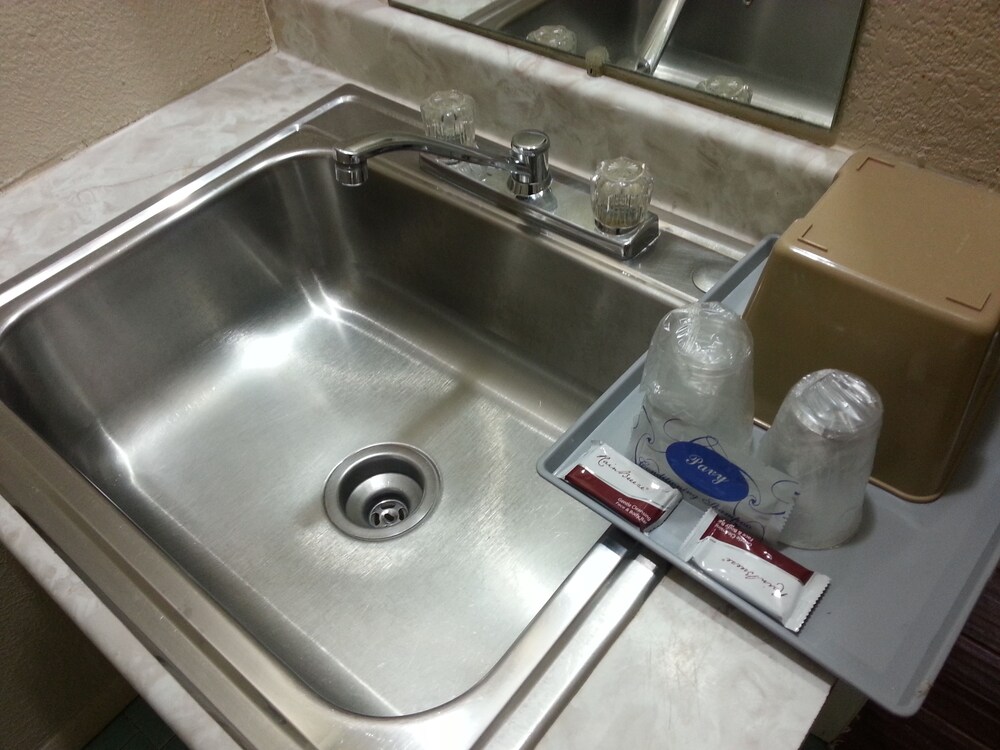 King&Apos;S Inn Motel - photo 17
