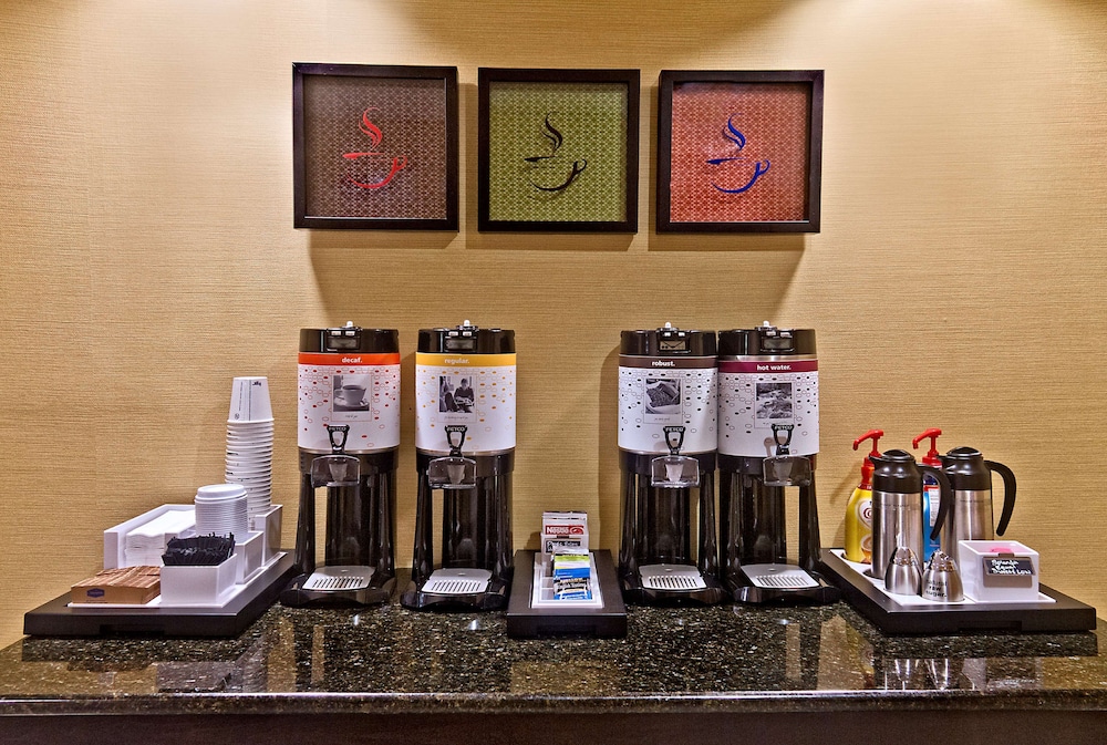 Hampton Inn Quincy - photo 24