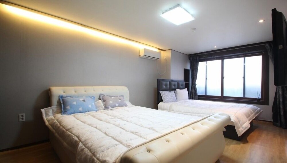 Moontan — Busan — photo 3