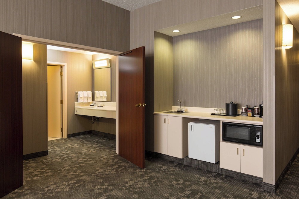 Courtyard by Marriott Kansas City East Blue Springs - photo 22