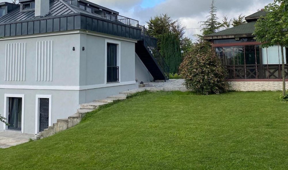 Aslan Airport Hotel in Arnavutkoey, Turkey