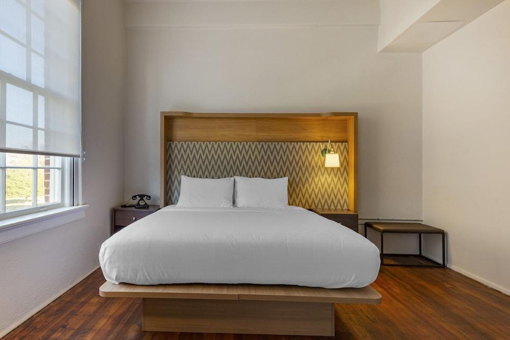 Inn at Blackstone - photo 9