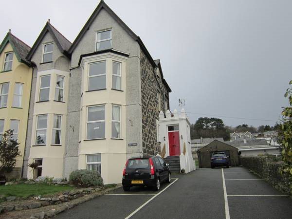 Min y Gaer Guest House — 4-Star Luxury Hotel in Criccieth, United Kingdom