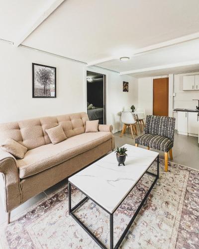 Cedar Apartments on Century City