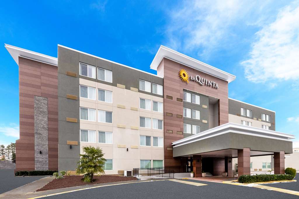 La Quinta Inn by Wyndham Lynnwood - featured photo
