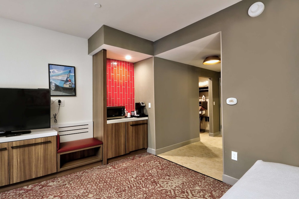 Hilton Garden Inn Bel Air - photo 31