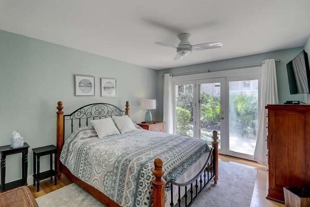 337 Greenwood Dr. at the Sea Pines Resort - photo 2