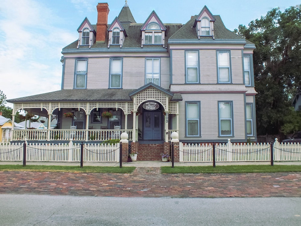 Grand Gables Inn Bed & Breakfast - photo 27
