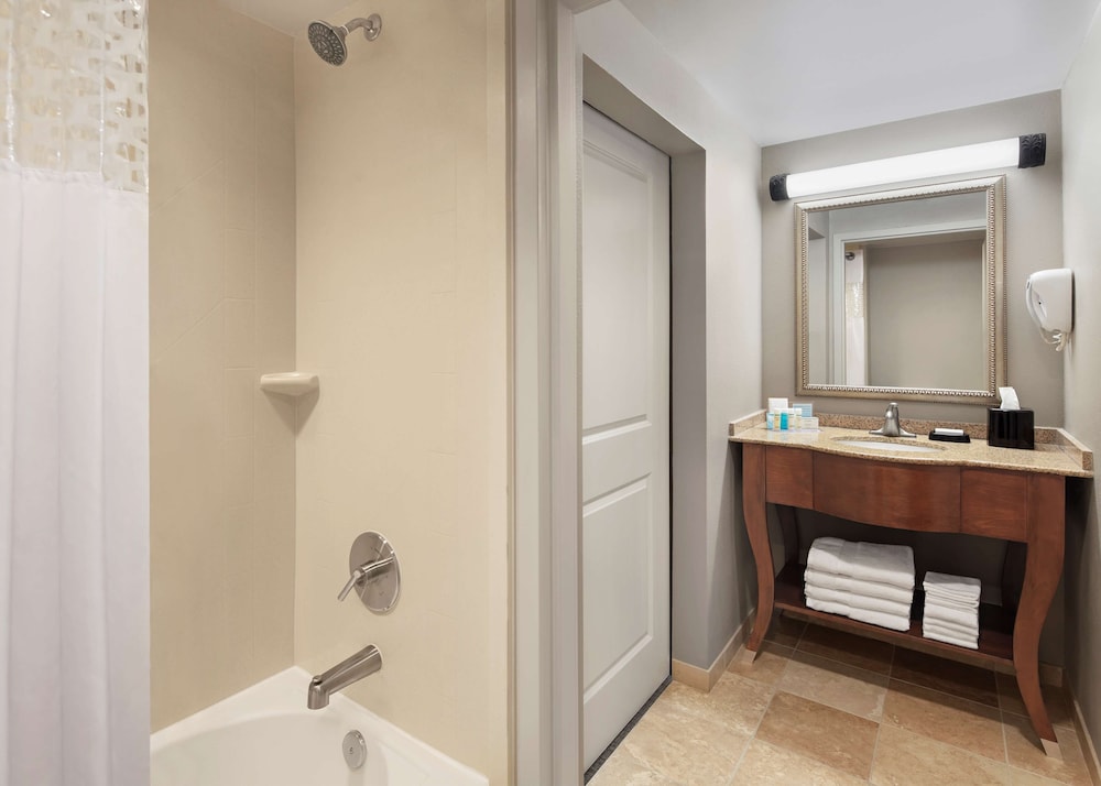 Hampton Inn & Suites Alexandria Old Town Area South - photo 35