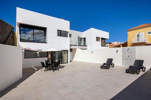 Las Cuestitas Sol — 4-Star Luxury Hotel in Pajara, Spain