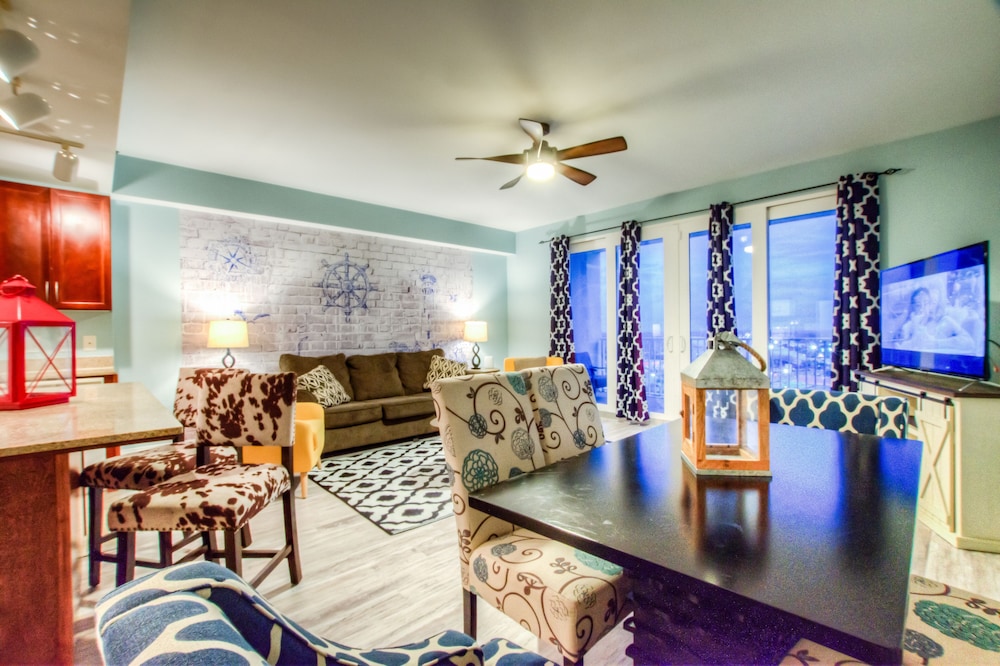 Laketown Wharf Resort by Aneliya's Rentals - photo 510