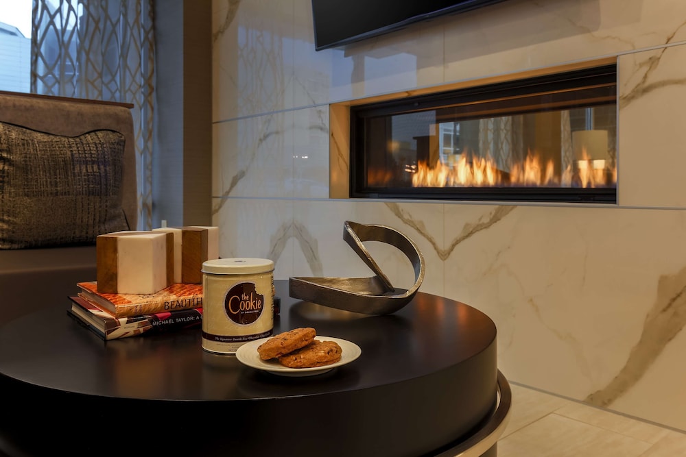 DoubleTree by Hilton Evansville - photo 2