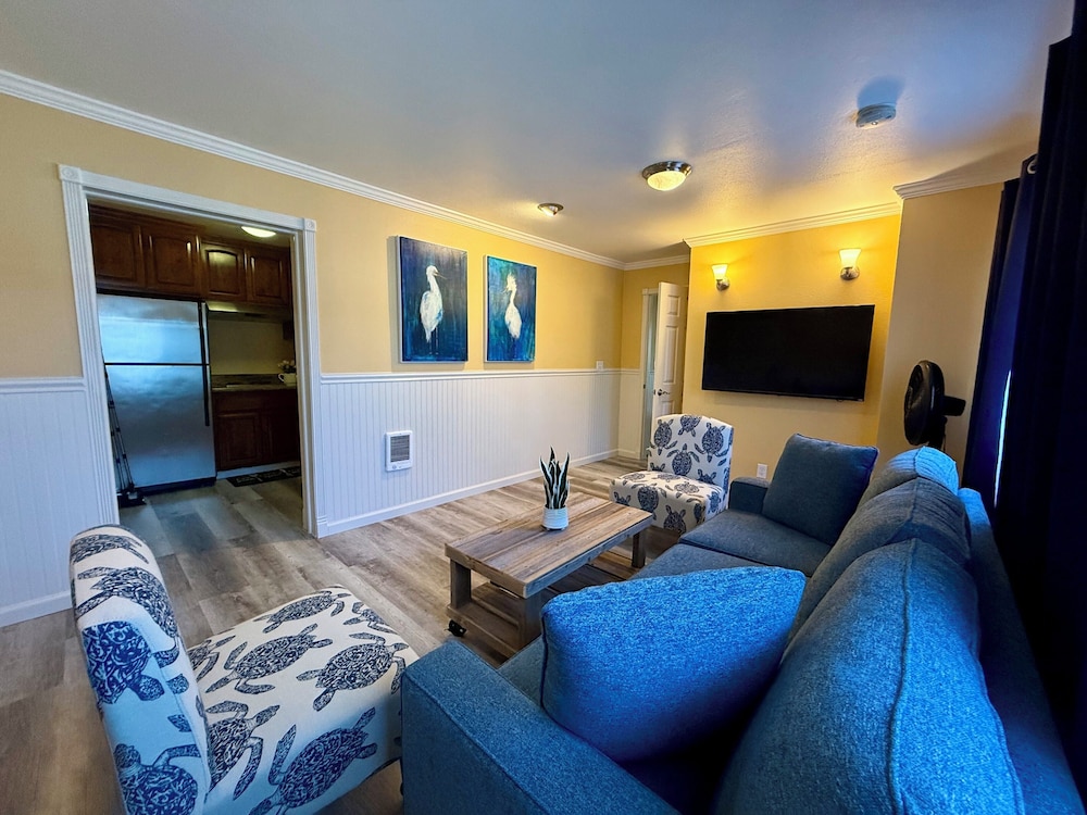 Monterey Bay Lodge - photo 24