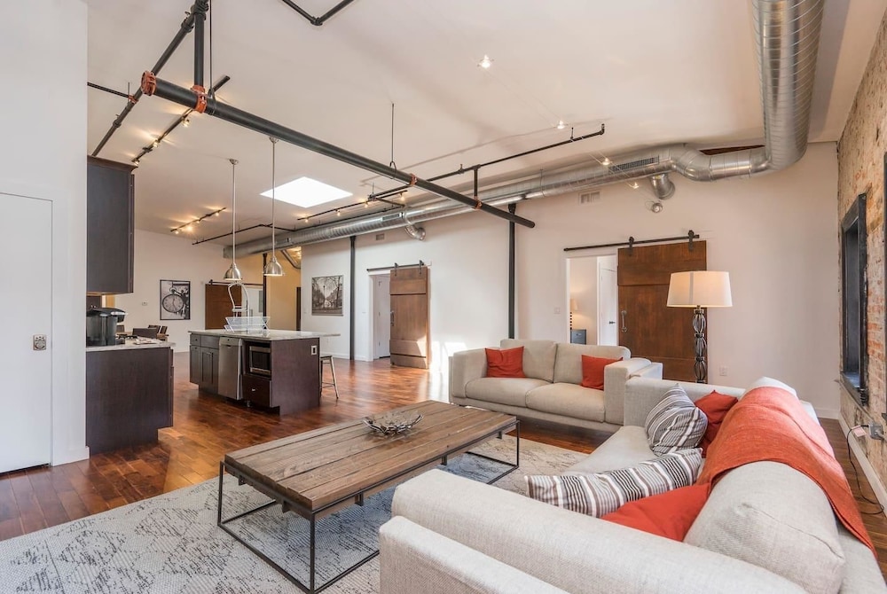 Luxurious Million dollar Condo w Perfect Location — 4-Star Luxury Hotel in Philadelphia, United States