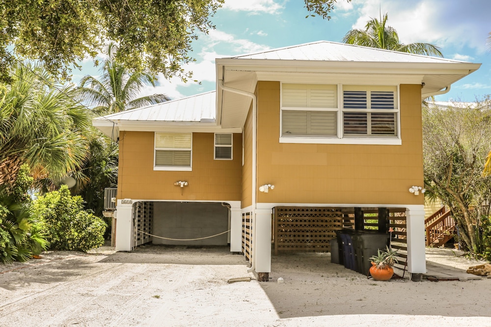 3610 Estero Blvd - photo 33