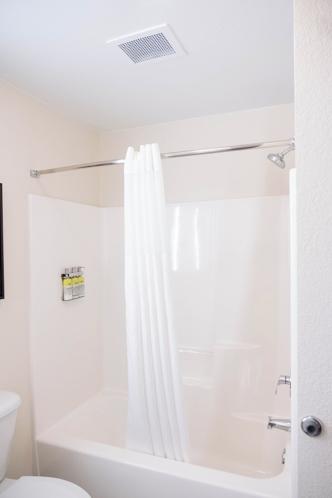 Candlewood Suites Sheridan by IHG - photo 26
