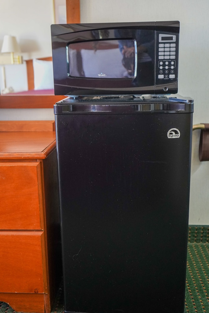 Sunset Inn Clarksville - photo 19
