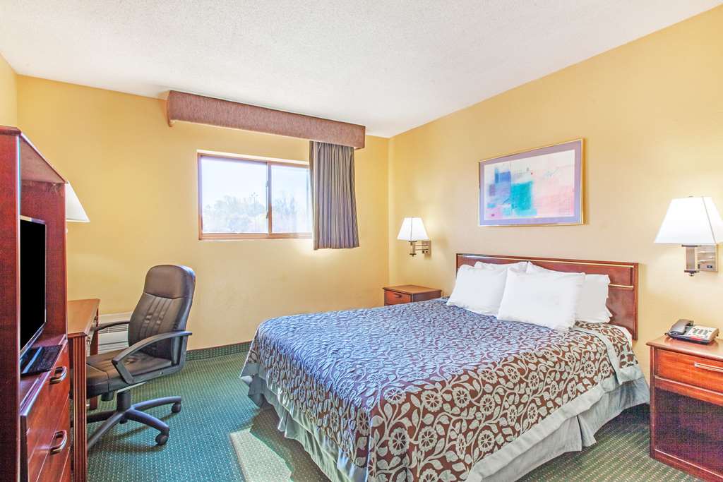 Days Inn by Wyndham Canastota Verona - photo 7