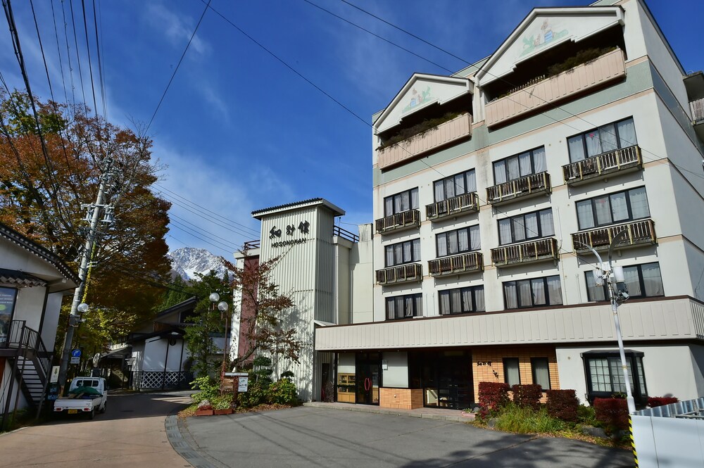 Hosonokan - carbon neutral hotel in Hakuba