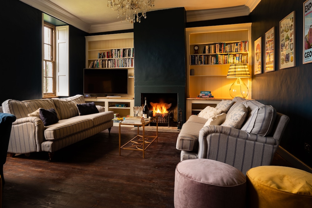 Beautiful 5bedroom house sleeps13 hottub — 5-Star Luxury Hotel in Shepton Mallet, United Kingdom