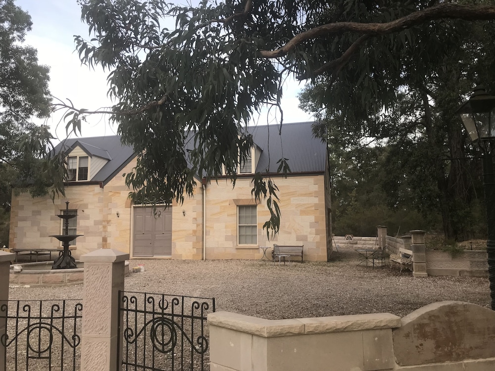 Sunsetcottages - carbon neutral hotel in Kurrajong Heights