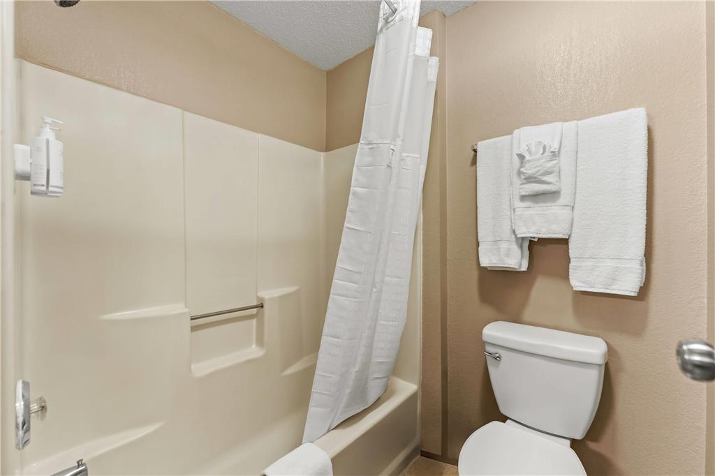 Super 8 by Wyndham Elgin - photo 15
