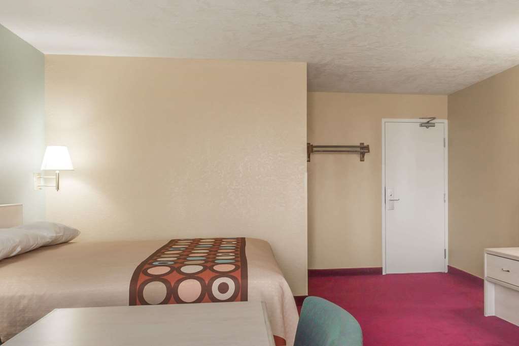 Super 8 by Wyndham Nephi - photo 7