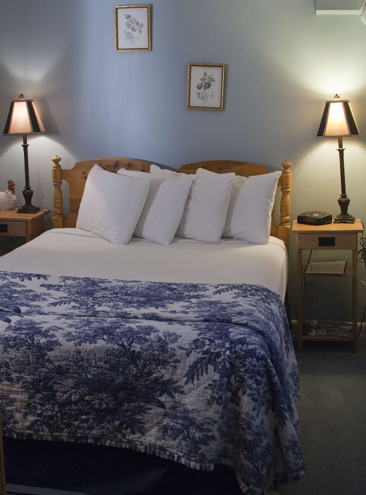 The Vermont Inn - photo 20
