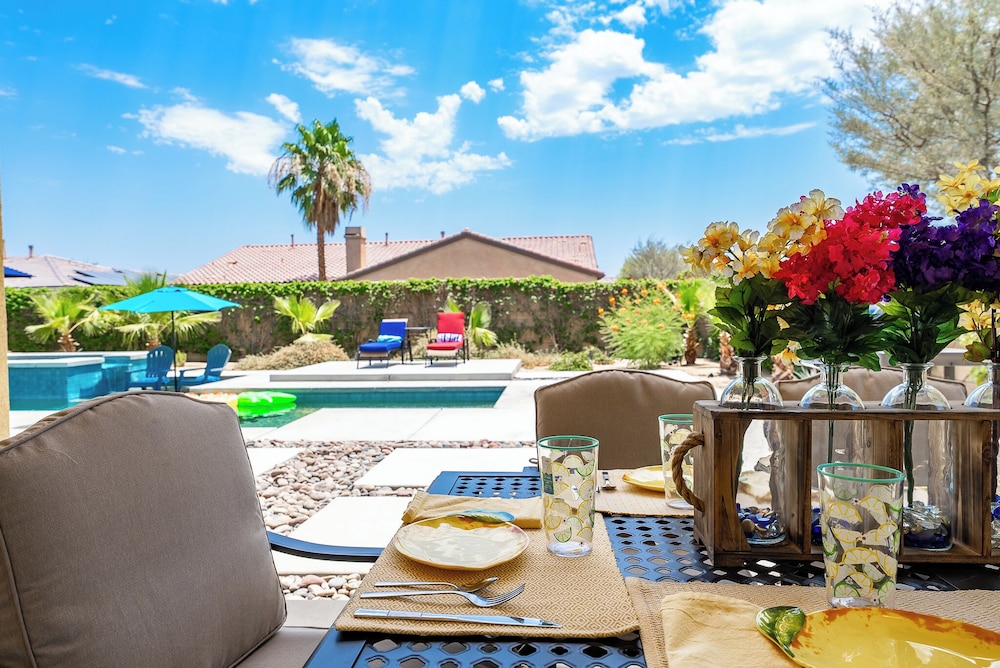Luxurious 5BR Resort Style Home w Pool & Spa - photo 45