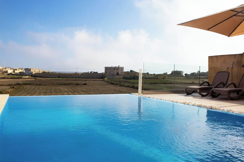 Kenn Holiday Home — 4-Star Luxury Hotel in Gharb, Malta
