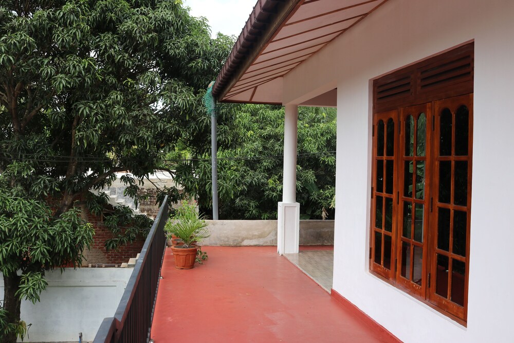 Rainbow Tourist Rest in Anuradhapura, Sri Lanka