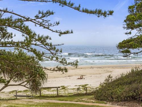 Kingscliff Nor Nor East 101 with Ocean Glimpses — 4-Star Luxury Hotel in Kingscliff, Australia