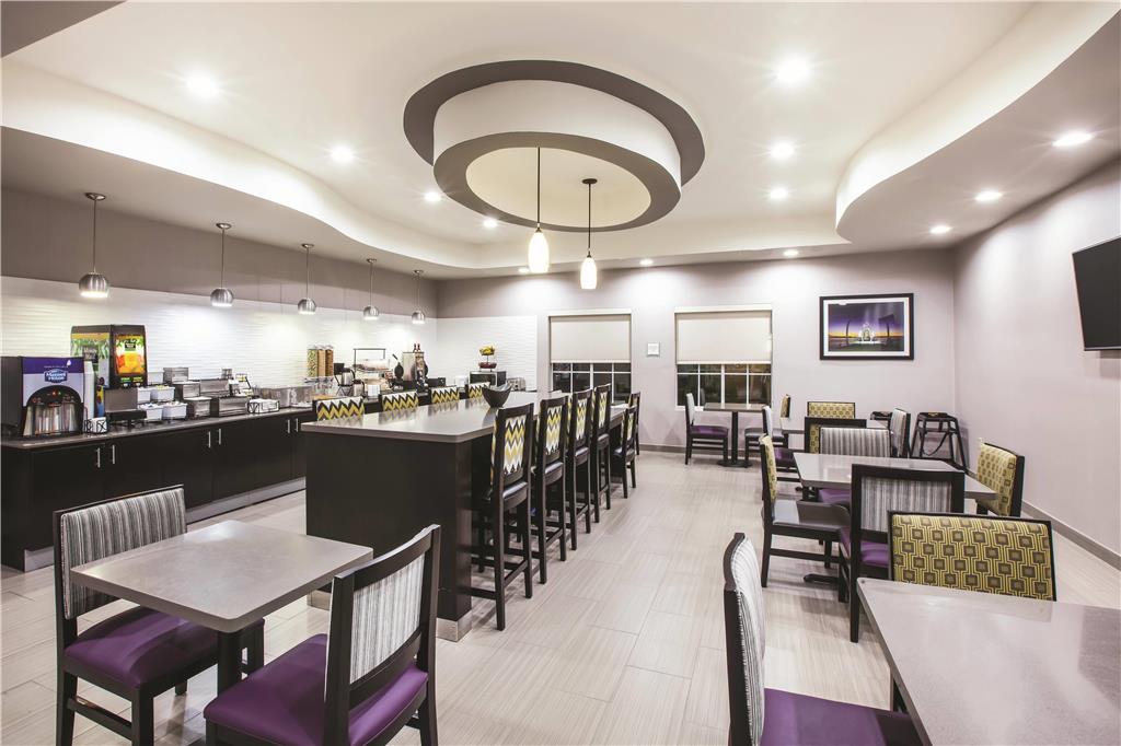 La Quinta Inn & Suites by Wyndham Baton Rouge Denham Springs - photo 31