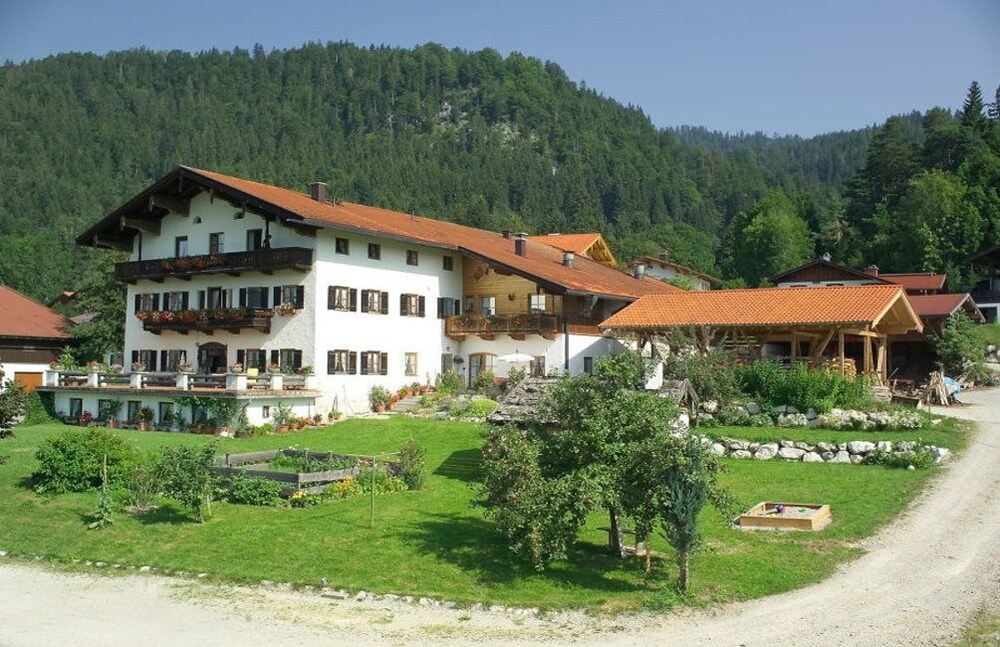 Beim Hanslbauer - carbon neutral hotel in Reit Im Winkl