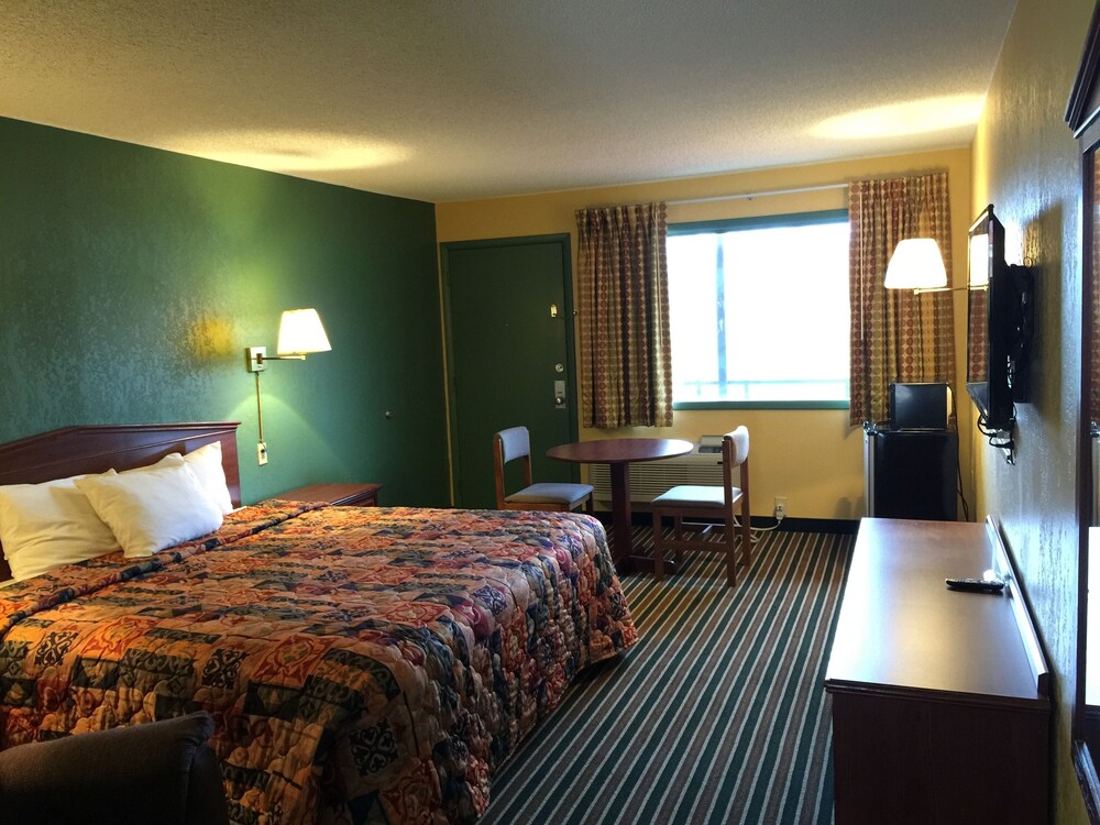 Family Budget Inn - photo 6