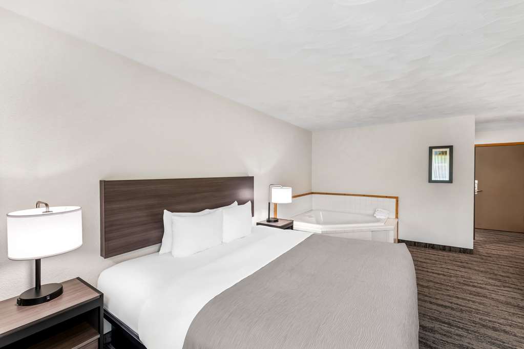 Quality Inn & Suites Munising - photo 11
