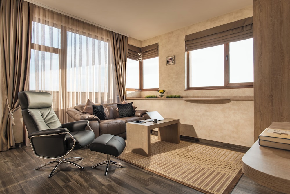 Sevtopolis Apartments — 4-Star Luxury Hotel in Kazanlak, Bulgaria